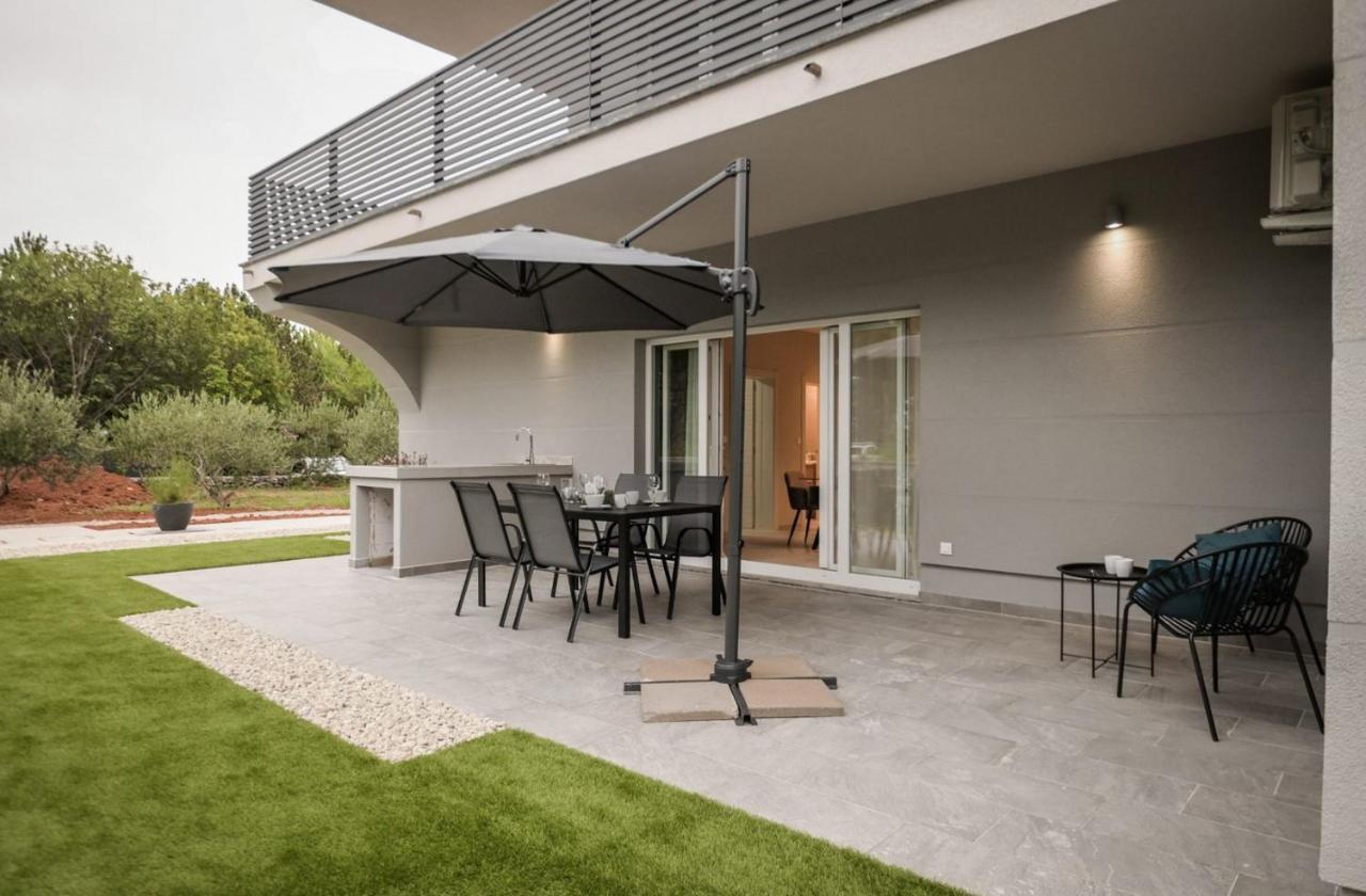 Luxury Apartments Villa Lacrima シロ エクステリア 写真