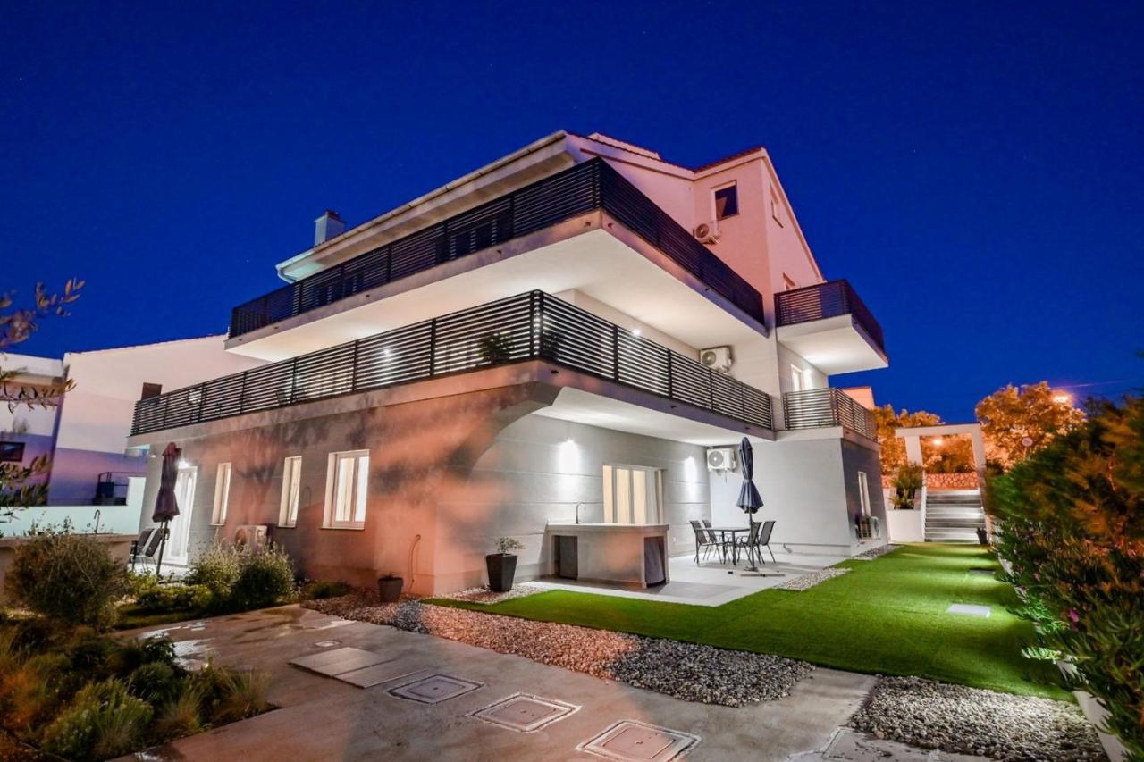 Luxury Apartments Villa Lacrima シロ エクステリア 写真