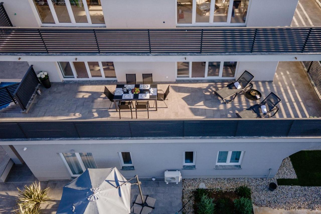 Luxury Apartments Villa Lacrima シロ エクステリア 写真